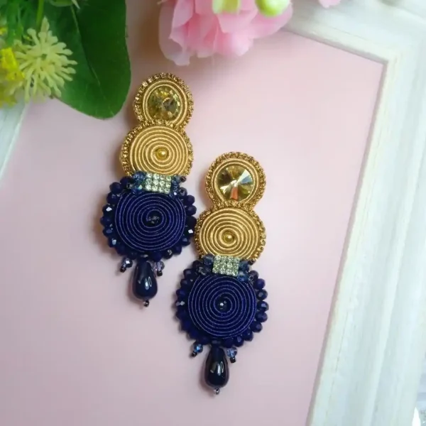 Aretes Urma